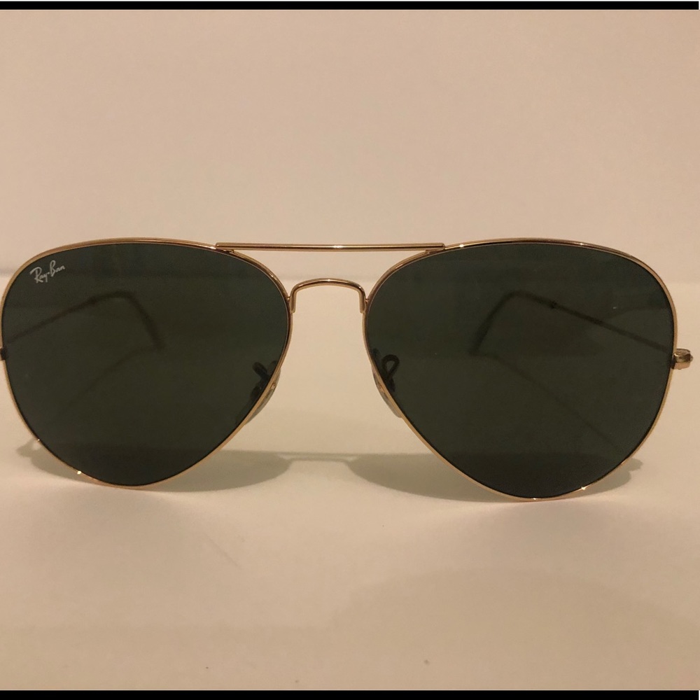 Gold/Black Ray-Ban Aviators